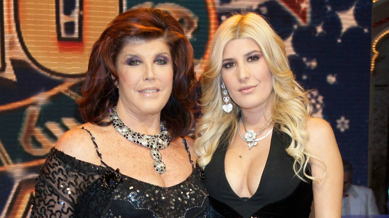 Patrizia De Blanck caccia la figlia Giada da casa: "L'ho colpita con il manico di una scopa"