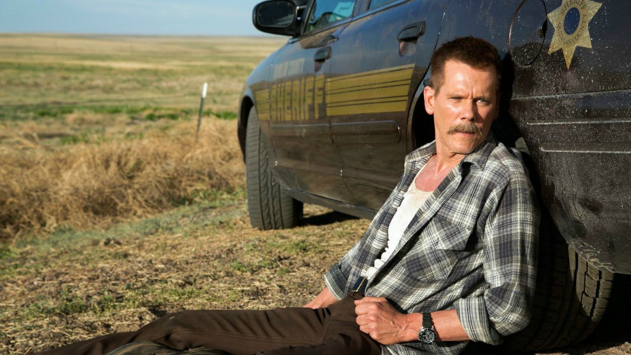 Cop Car: la recensione del thriller con Kevin Bacon baffuto e cattivo
