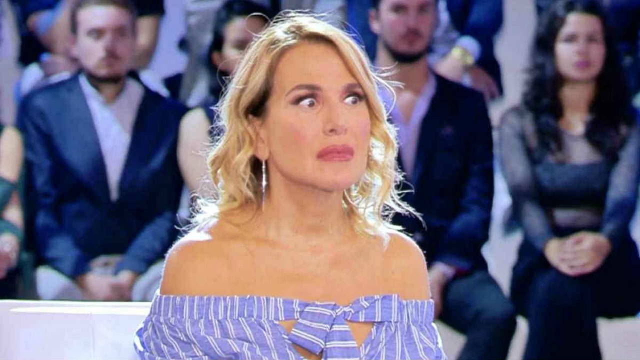 Barbara D'Urso furiosa a Pomeriggio 5: "Sono scioccata, siete dei deficienti"
