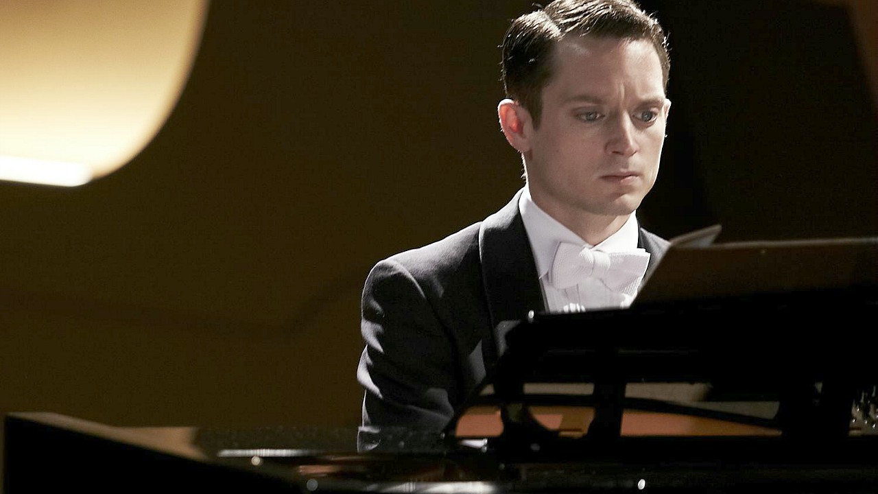 Il Ricatto: Elijah Wood e la performance pianistica impossibile nel thriller scritto da Damien Chazelle