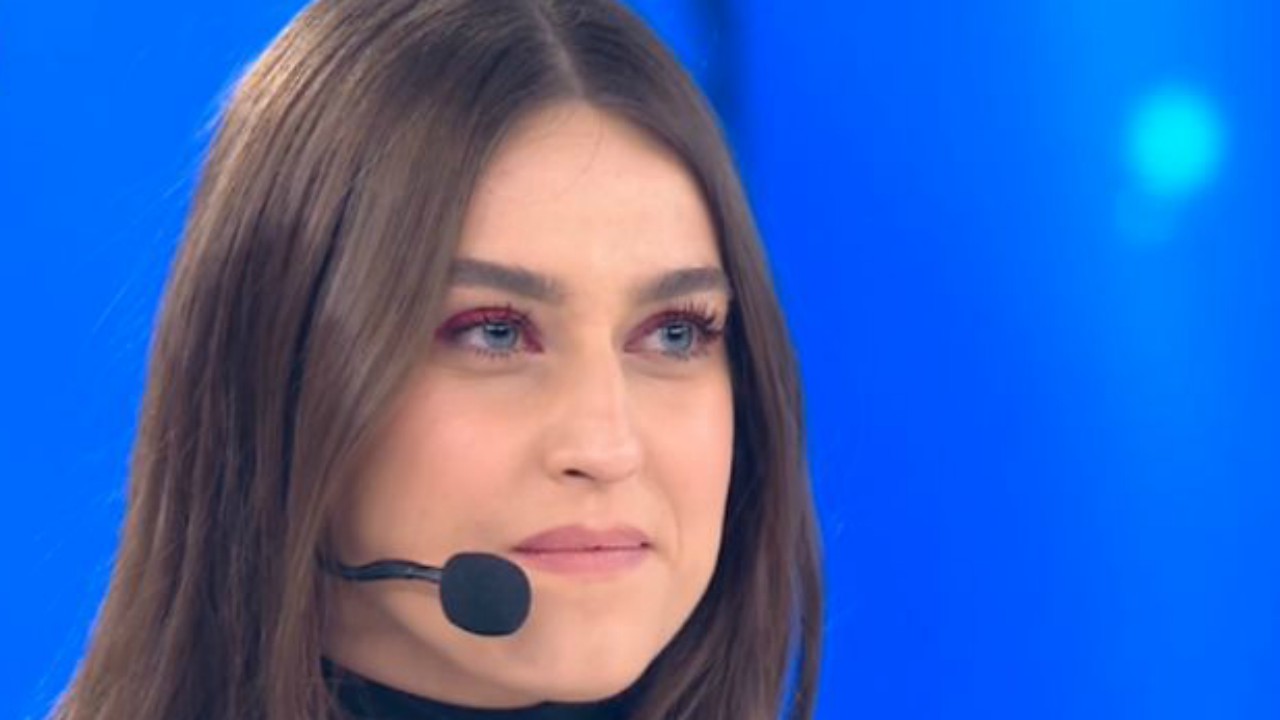 Amici Speciali: Gaia Gozzi accusata di plagio, la cantante in lacrime in diretta