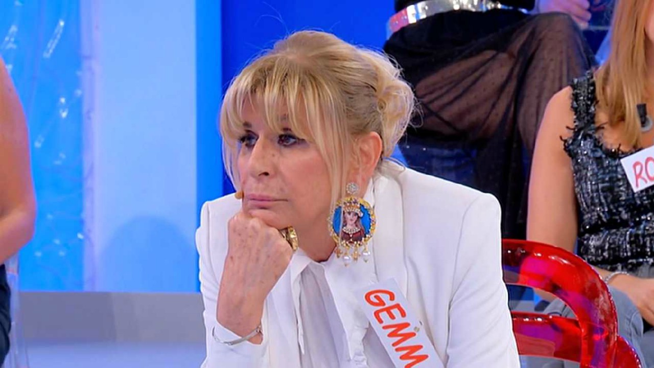 Uomini e Donne in onda oggi su Canale 5: Gemma Galgani gelosa di Sirius, l'ira di Tina Cipollari