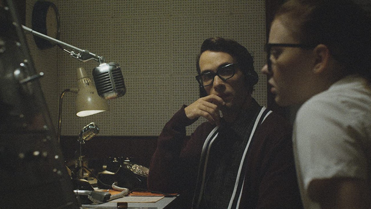 The Vast of Night: la notte, la radio, gli UFO: su Amazon Prime Video un esordio da non perdere