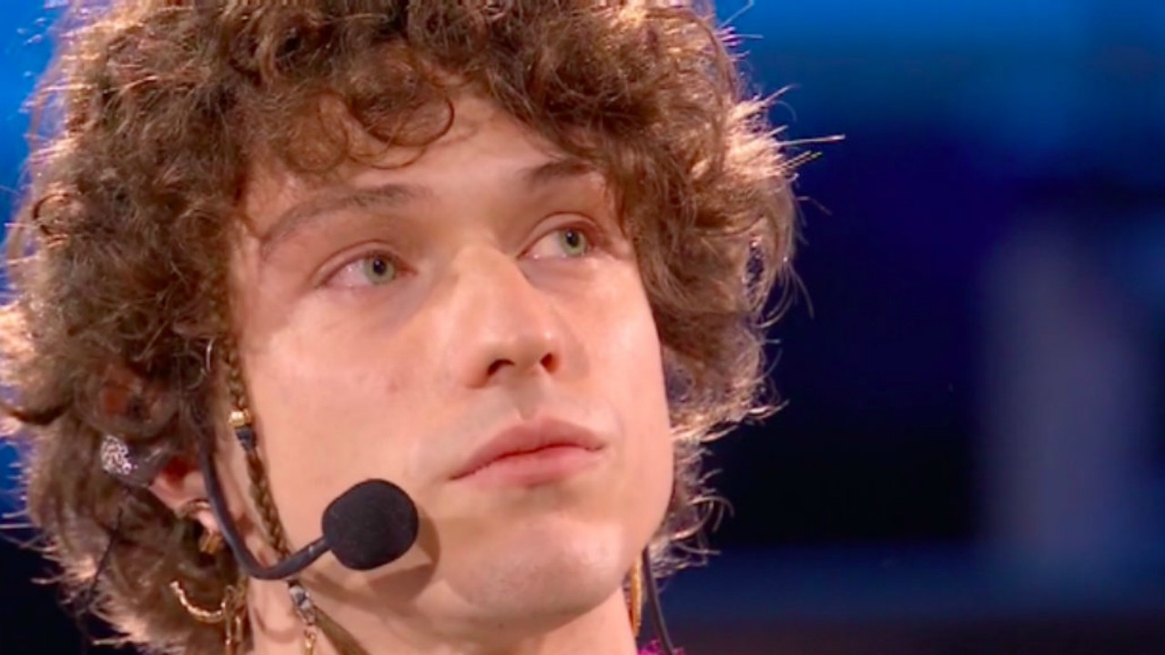 Amici Speciali, Irama confessa: "Non volevo partecipare. Maria De Filippi ha dovuto faticare per convincermi"