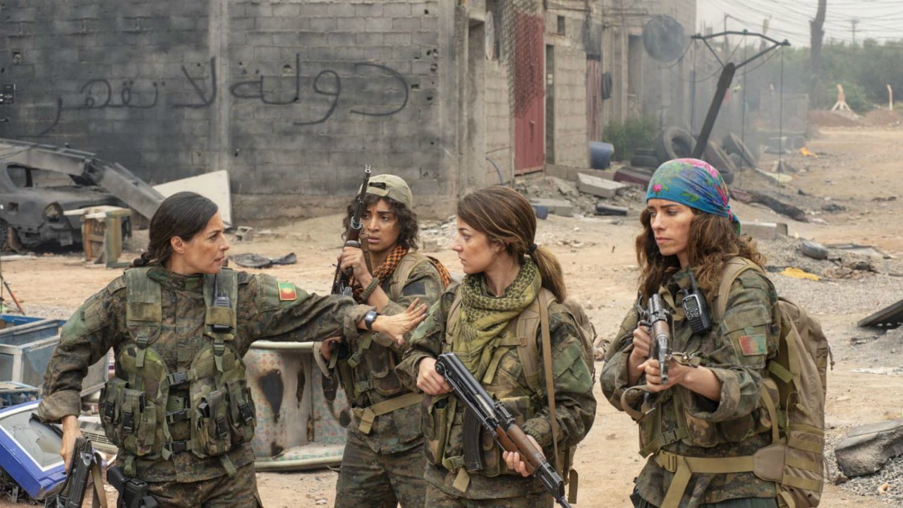 Red Snake: il 18 giugno arriva on demand il film di guerra con la nostra Maya Sansa