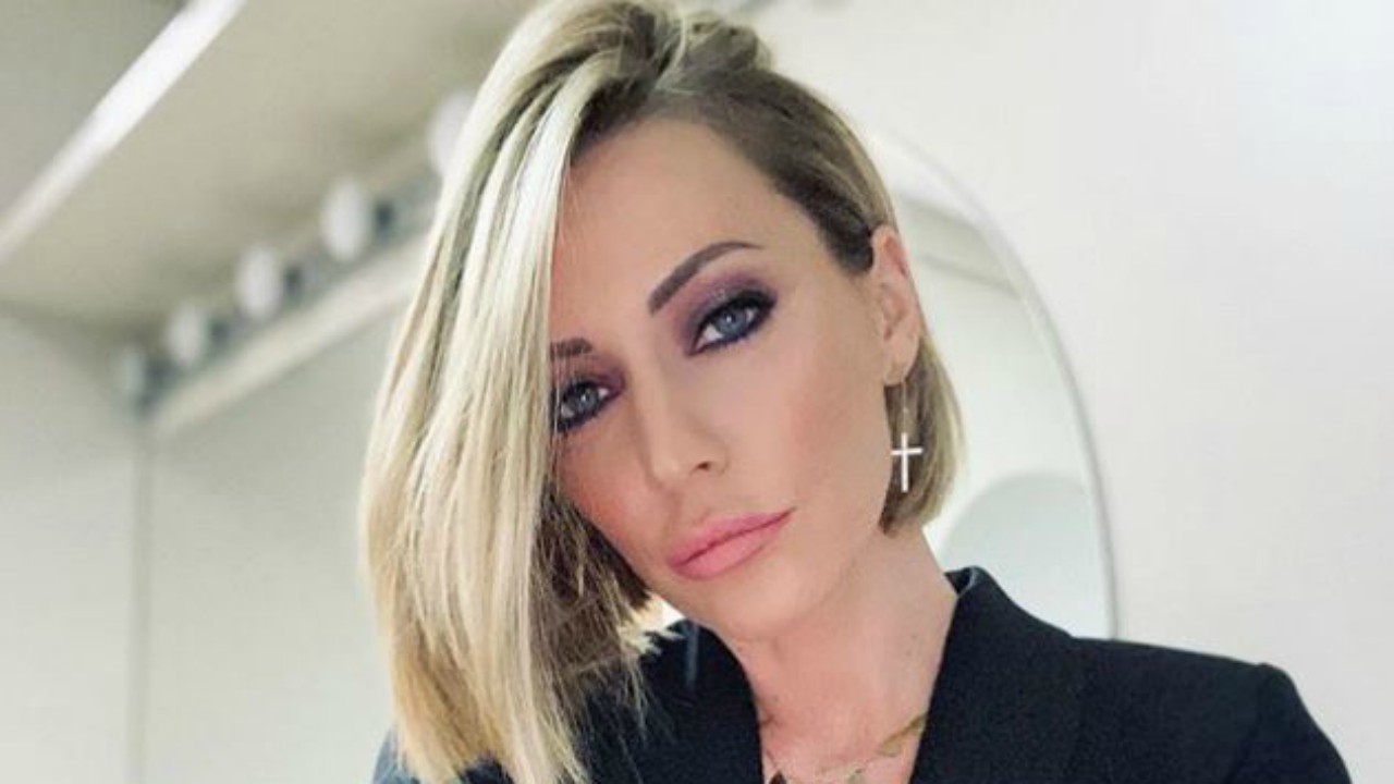 Grande Fratello Vip, Karina Cascella su Pago e Serena Enardu: "Teatrini osceni. Lui ha davvero toccato il fondo"