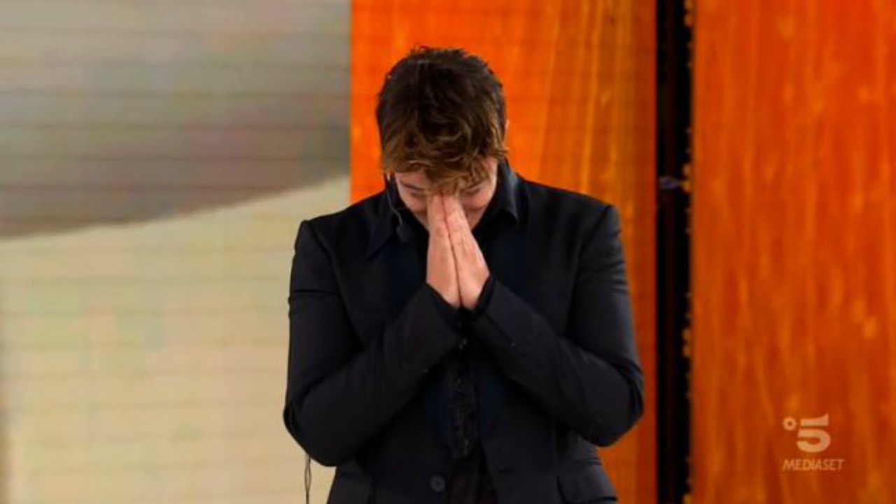 Amici Speciali finale, l'annuncio in diretta di Maria De Filippi: "Stash diventa papà", video