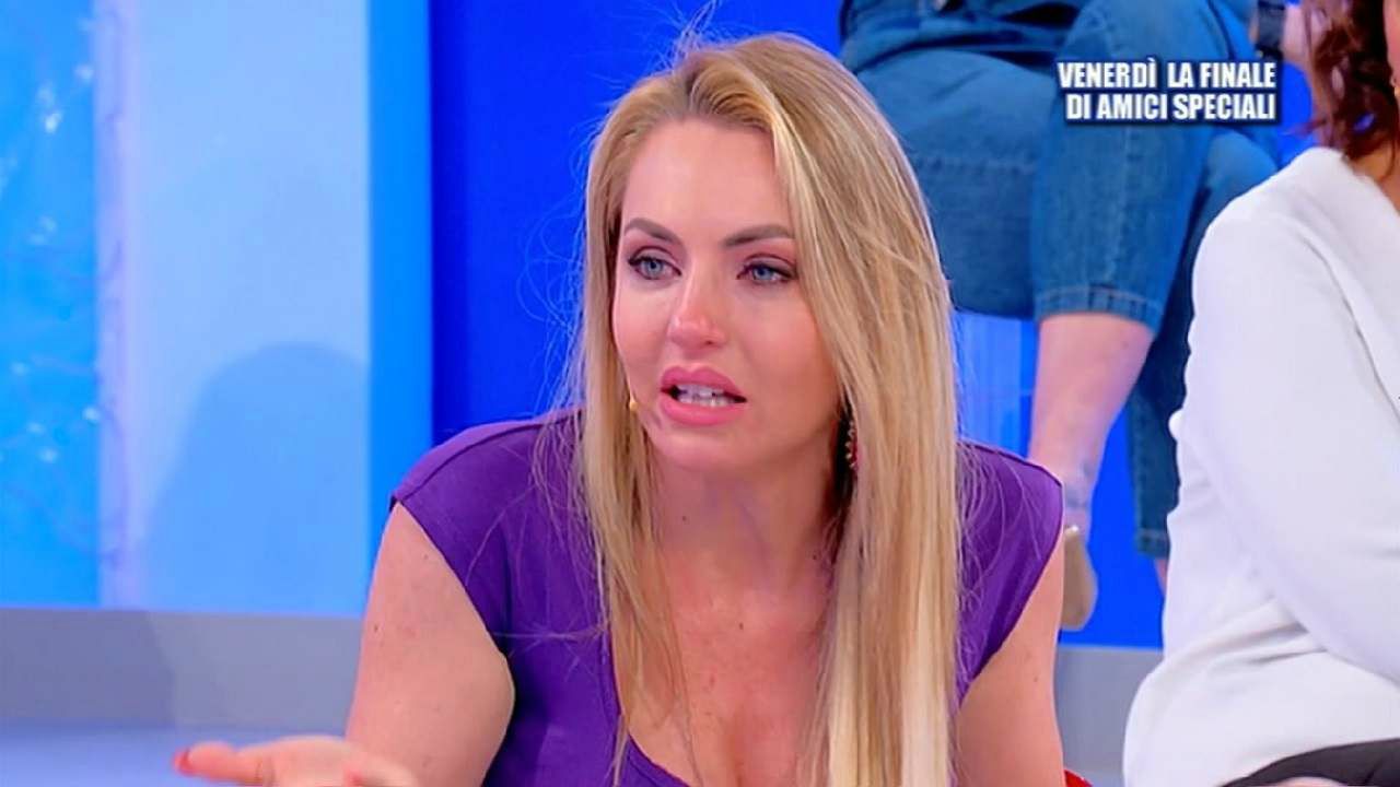 Uomini e Donne, Veronica Ursida dopo l'addio al programma: "Credo che potrei innamorami di Giovanni"