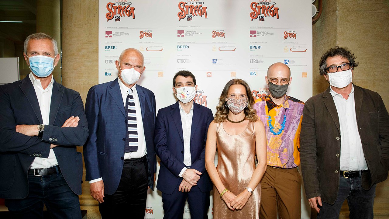 Premio Strega: i sei finalisti dell’edizione 2020, in testa Sandro Veronesi con Il colibrì