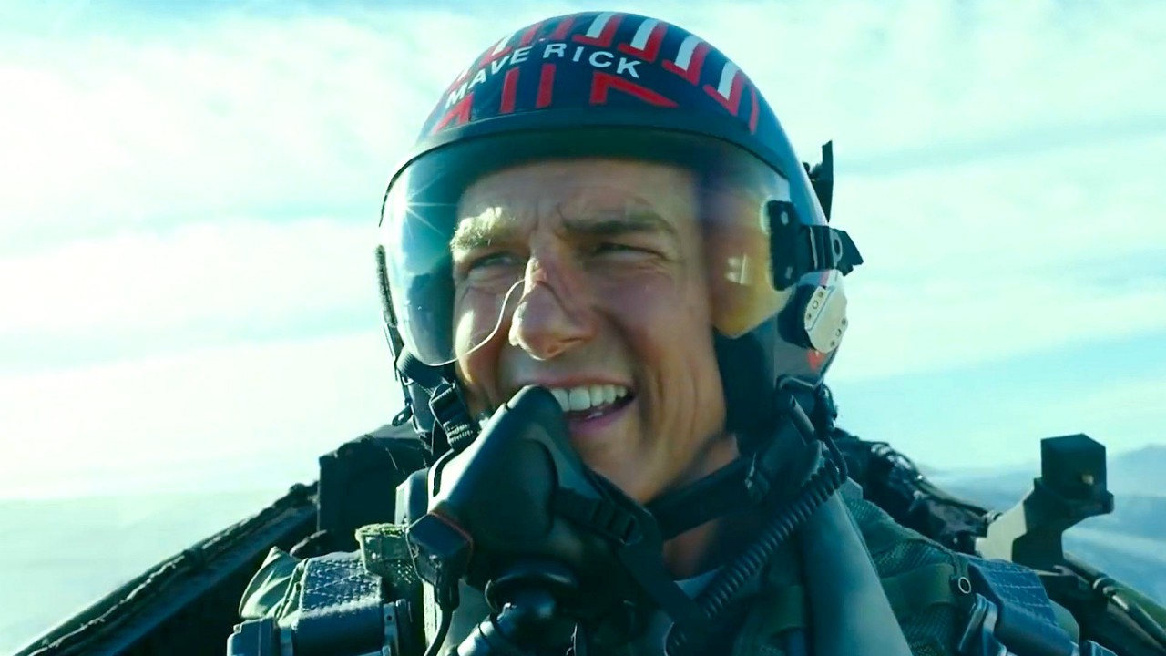 Top Gun Maverick: Tom Cruise vola e fa mangiare la polvere alla troupe in un video del dietro le quinte