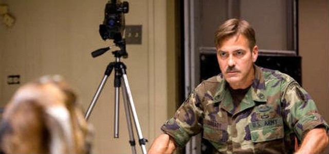 L'uomo che fissa le capre, recensione della commedia con George Clooney