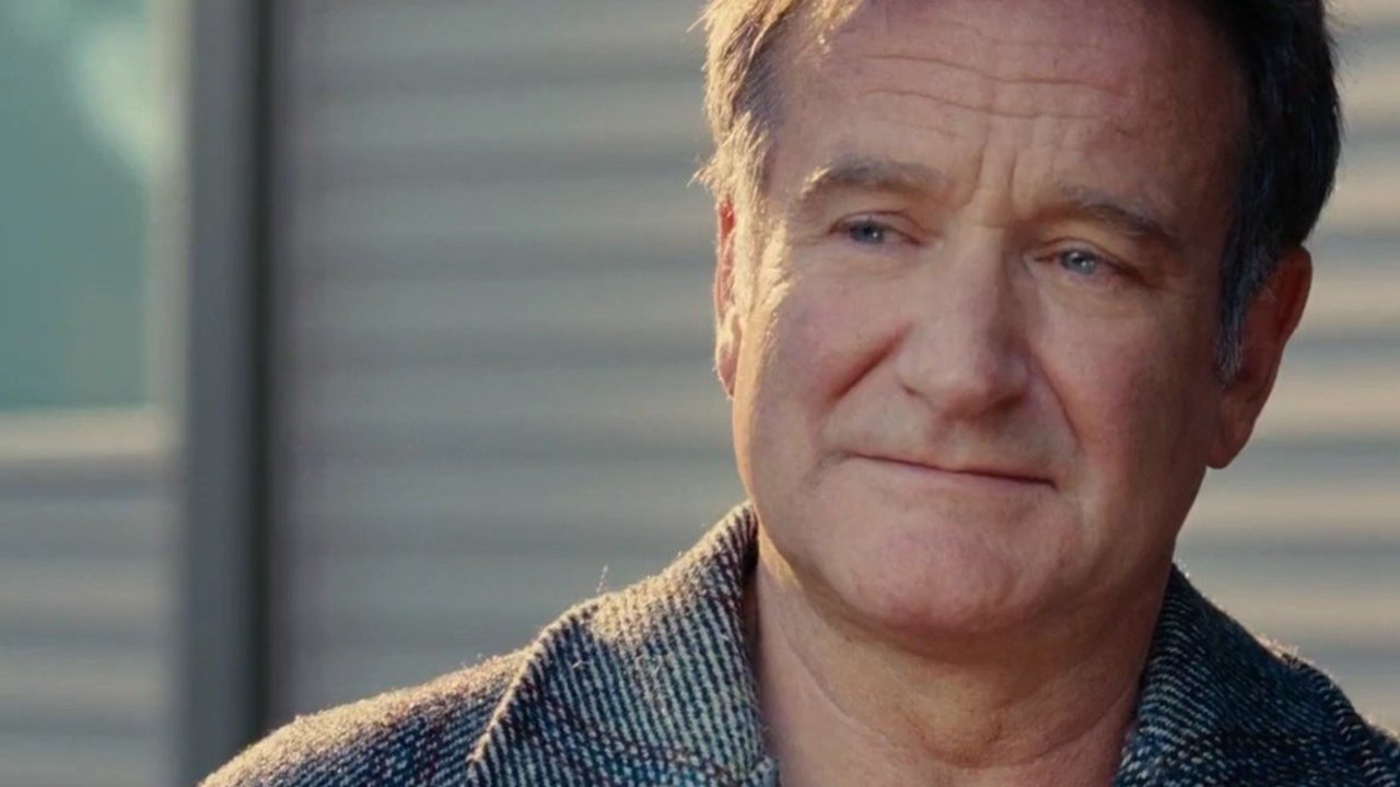 Il papà migliore del mondo: il film dimenticato con Robin Williams, una commedia nera dove si ride a denti stretti
