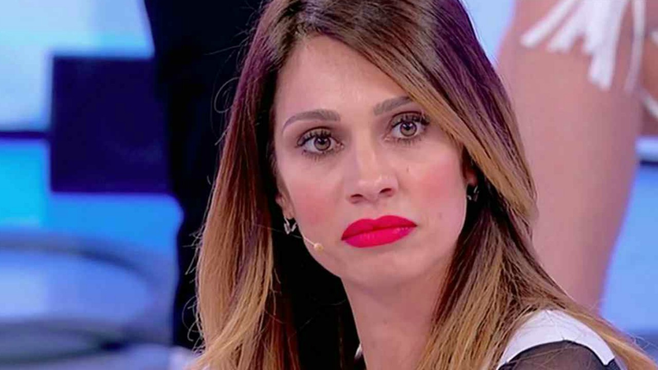 Uomini e Donne, Pamela Barretta sbotta sui social: "Se non siete contente, rifatevi"