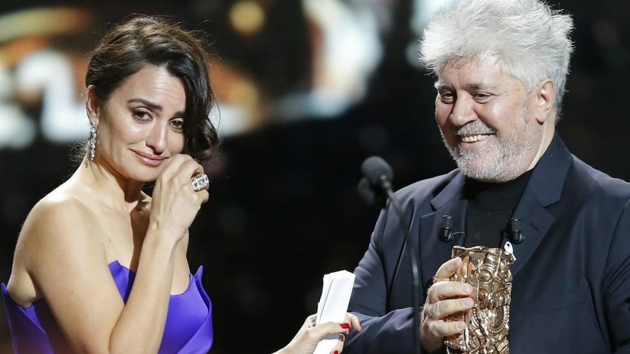 Almodovar in Madres paralelas tornerà a raccontare la maternità con Penelope Cruz protagonista