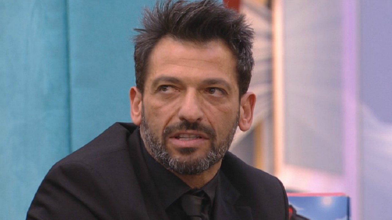 Grande Fratello Vip, Pago derubato a Milano: "Succede anche questo", Video