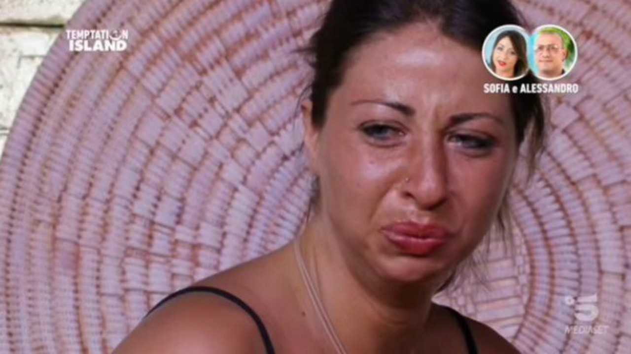 Temptation Island, Sofia su Alessandro: "Lui è bravo con le parole ma i fatti sono tutt'altro affare"