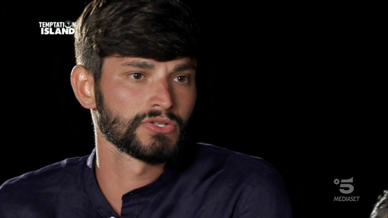 Temptation Island, lo sfogo di Andrea: "Mi sto sfondando la testa e il fegato", Video