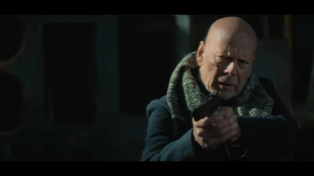 Bruce Willis miliardario contro i terroristi per salvare la figlia: il trailer di Hard Kill