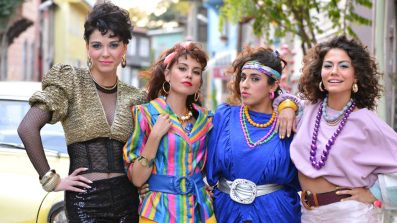 Daydreamer Anticipazioni Turche: Sanem, Deren, Aylin e Ayhan modelle per un giorno!