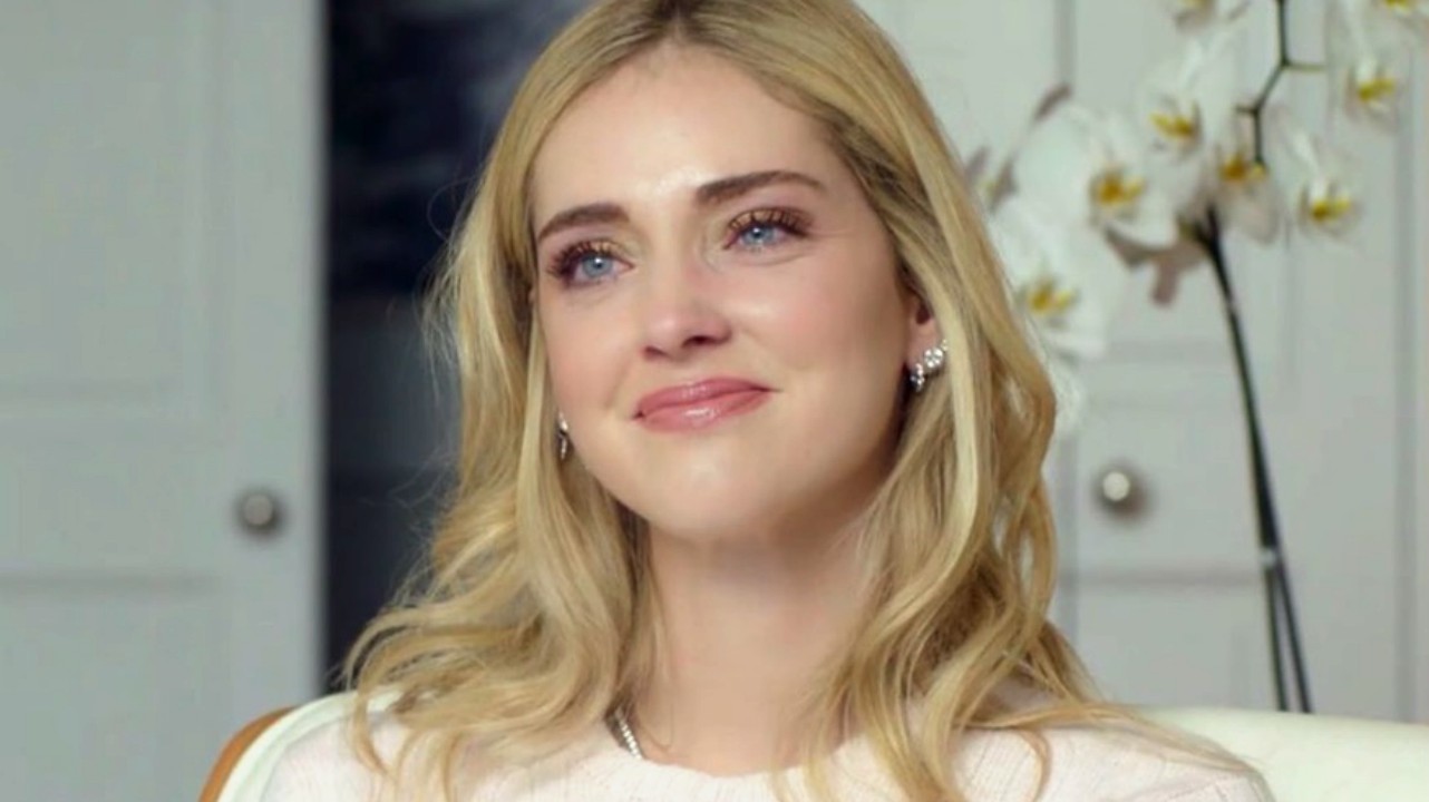 Chiara Ferragni promuove l'Italia con Dior, tra le critiche del popolo del web