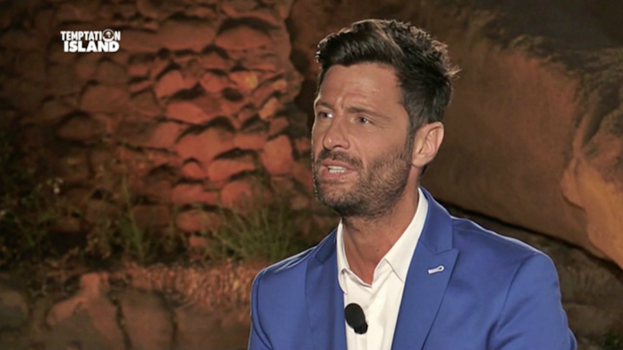 Temptation Island in onda stasera l'ultima puntata: scontro tra Antonella e Pietro, tutti i falò e le coppie un mese dopo