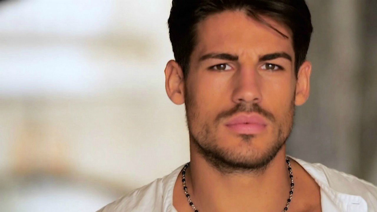 Temptation Island, il tentatore Carlo Siano, furioso con Anna Boschetti, ammette: "Al posto di Andrea l'avrei lasciata"