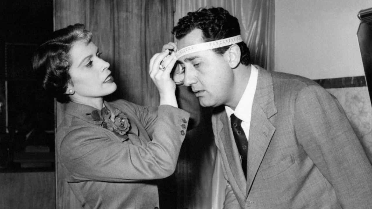 Auguri a Franca Valeri: 100 anni di intelligenza e ironia!