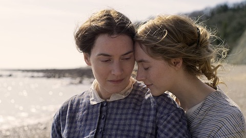 Ammonite: il trailer del film storico con Kate Winslet e Saoirse Ronan