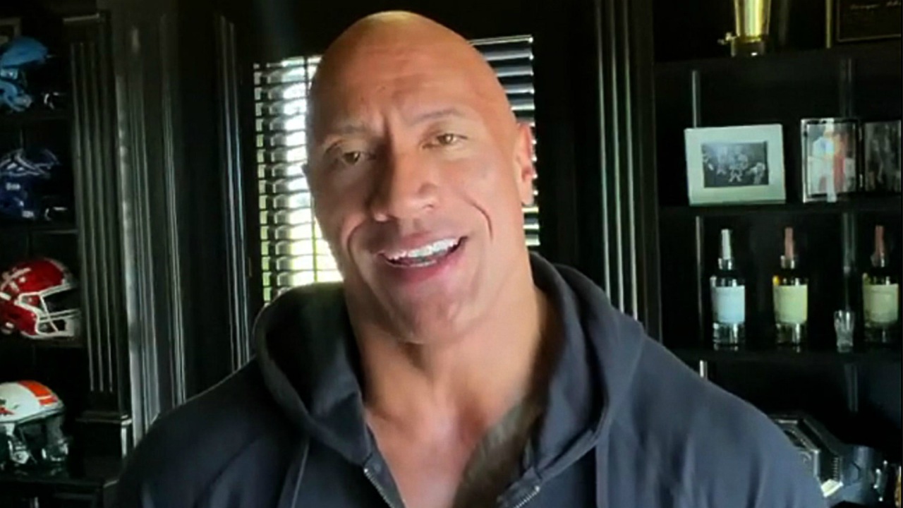 Dwayne Johnson e la sua famiglia positivi al coronavirus