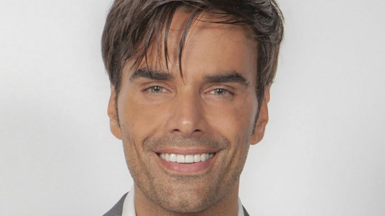 Grande Fratello Vip, chi è Massimiliano Morra? Vita Privata, Carriera, Adua Del Vesco e Curiosità sull'attore