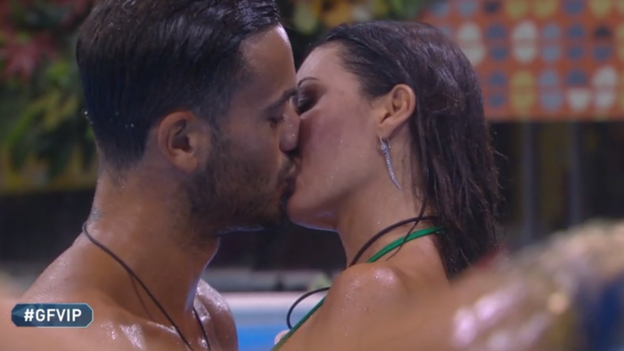 Grande Fratello Vip: scoppia la passione tra Elisabetta Gregoraci e Pierpaolo Petrelli, Video