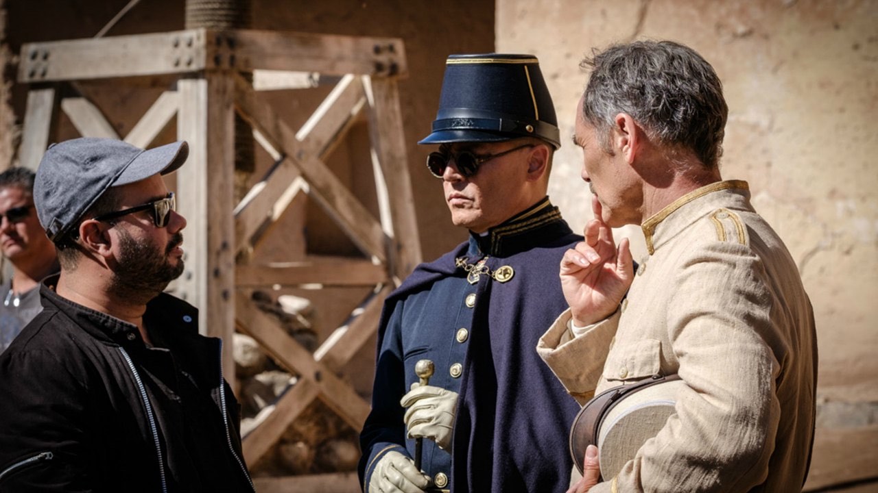 "Il potere ha bisogno di presunti barbari": il regista Ciro Guerra ci racconta Waiting for the Barbarians