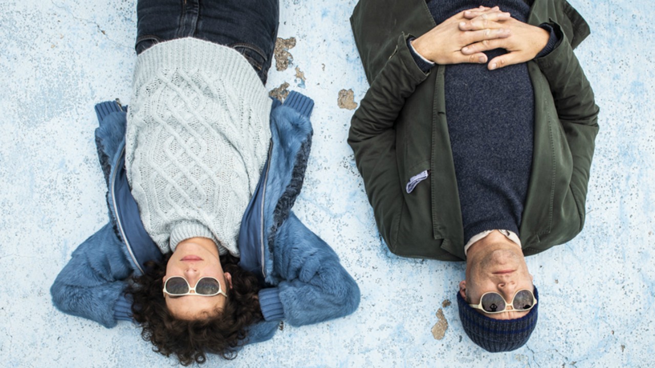 Guida romantica a posti perduti: recensione del road movie con Clive Owen e Jasmine Trinca