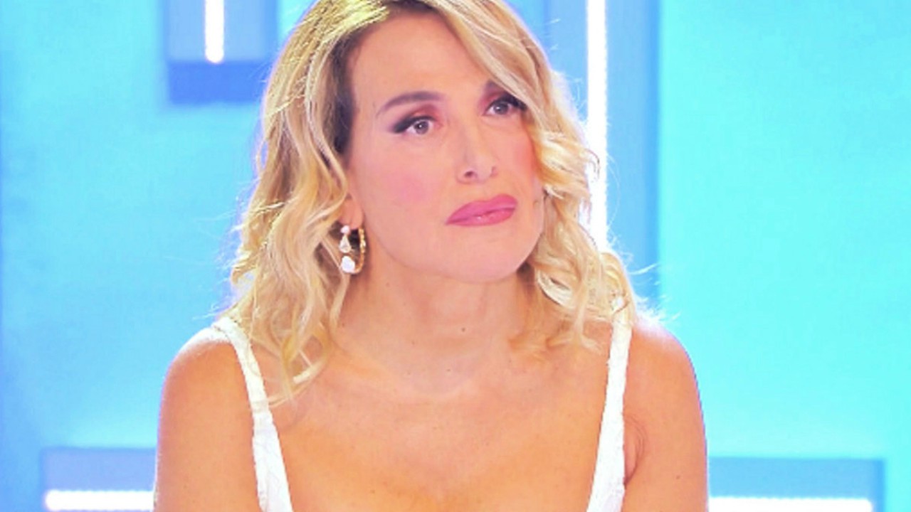 Barbara D'Urso, nuova frecciata ad Alfonso Signorini: "Il Grande Fratello Vip spazia da un 'vaffa' della De Blanck ad Abbate"