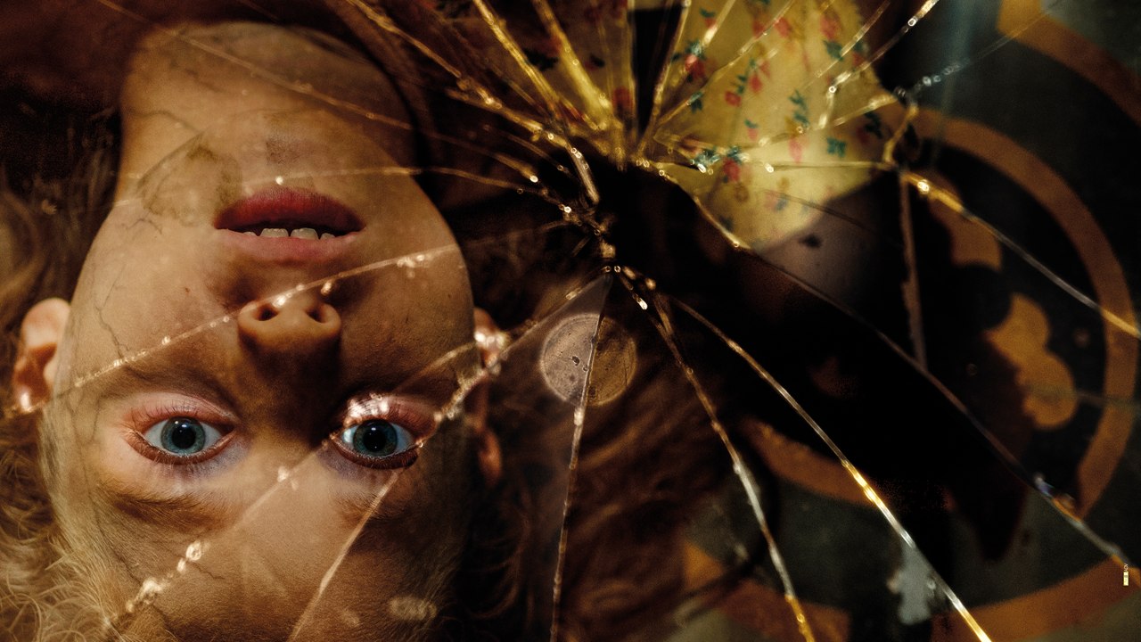 Il legame: trailer dell'horror Netflix con Mia Maestro e Riccardo Scamarcio