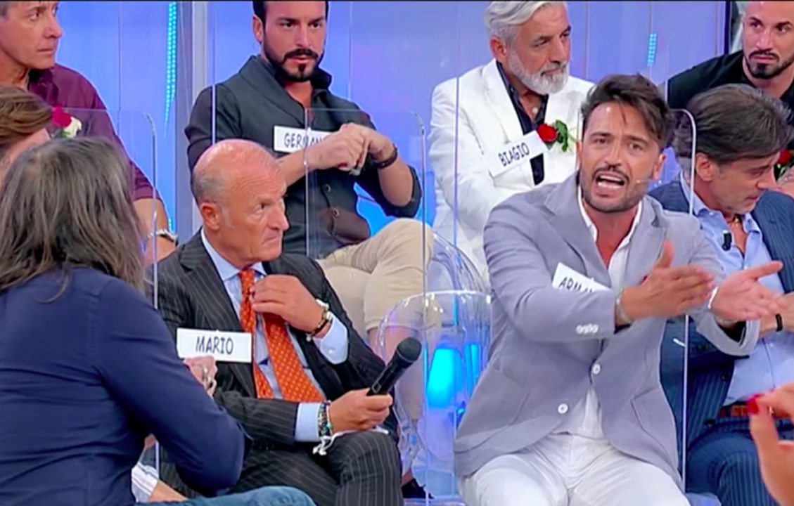 Uomini e Donne, Armando Incarnato sul Set di una nuova Fiction: il Cavaliere abbandona lo Studio (VIDEO)