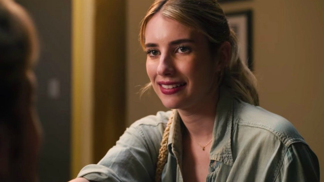 Holidate: Emma Roberts trova un fidanzato per le feste nel trailer del film