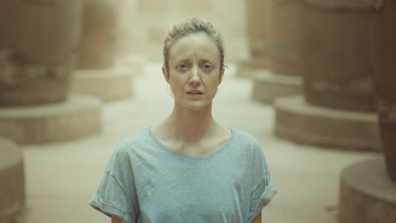 Andrea Riseborough innamorata in Egitto: il trailer di Luxor