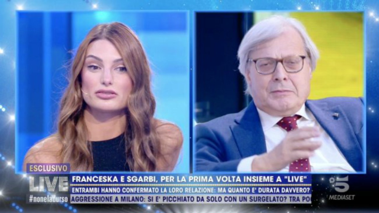 Live-Non è la d'Urso, Vittorio Sgarbi contro Franceska Pepe: "Bugiarda! Mi hai baciato e mi hai toccato..." (VIDEO)