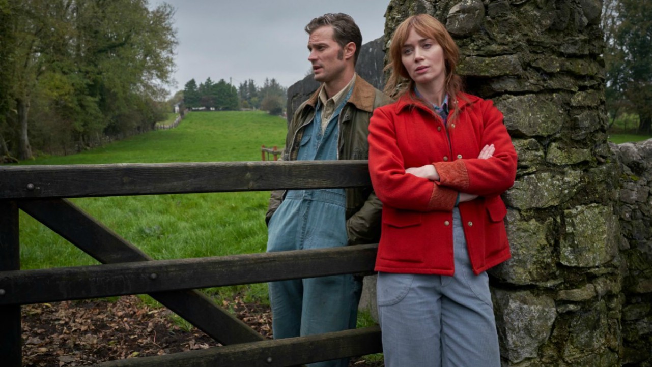 Wild Mountain Thyme: Jamie Dornan ed Emily Blunt contadini innamorati nelle prime foto del film