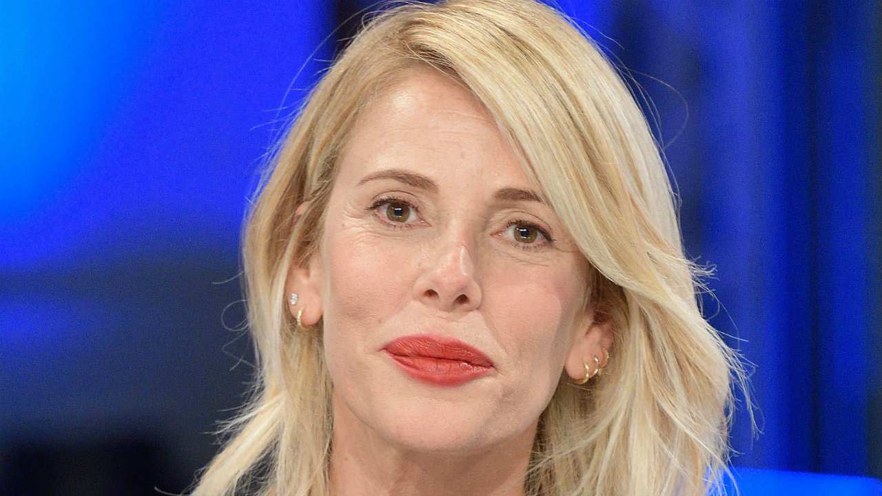 Alessia Marcuzzi positiva al Covid, si ferma con 'Le Iene' ma 'Temptation Island'?