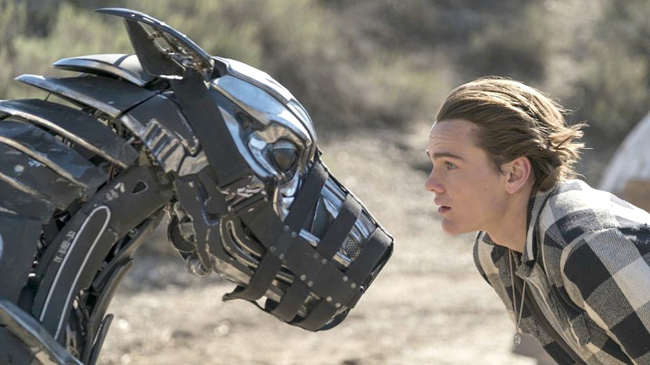 A-X-L: Un'amicizia extraordinaria su Infinity, azione e cani robot in streaming