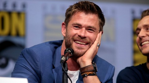 Furiosa: Chris Hemsworth è talmente felice di essere nel cast che fra un po’ scoppia