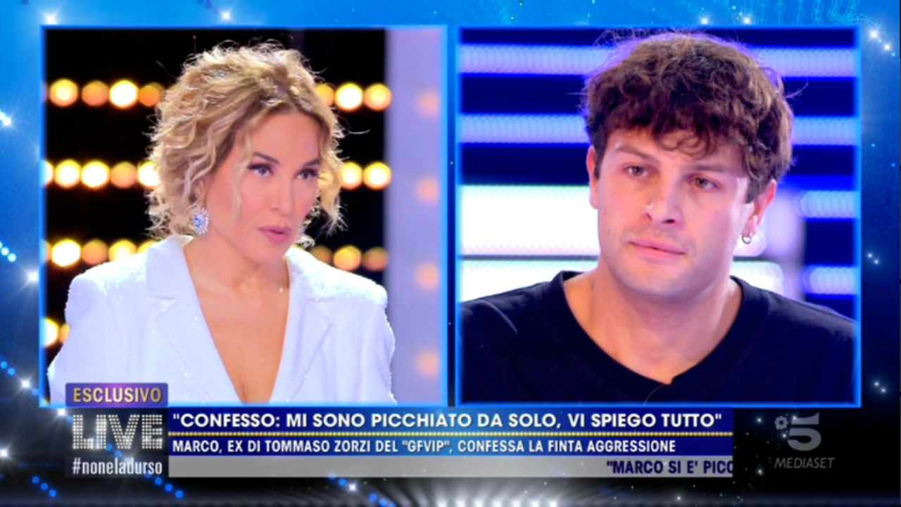 Live-Non è la d'Urso: Iconize svela tutta la verità sulla finta aggressione omofoba, la reazione di Barbara D'Urso (VIDEO)
