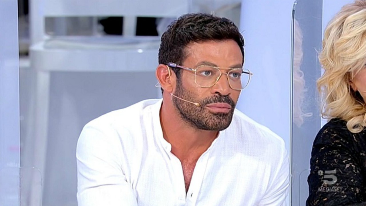 Uomini e Donne, Gianni Sperti furioso contro Daniel: "Fai schifo! Uomo di me**a", rivolta in studio (VIDEO)