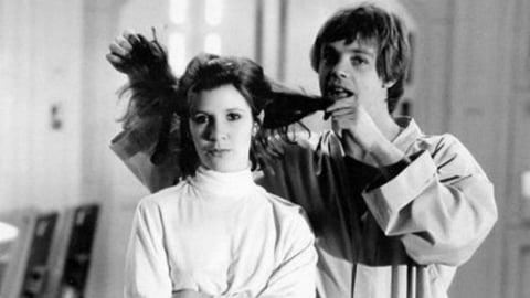 Star Wars, Mark Hamill ricorda Carrie Fisher con una tenera foto di scena
