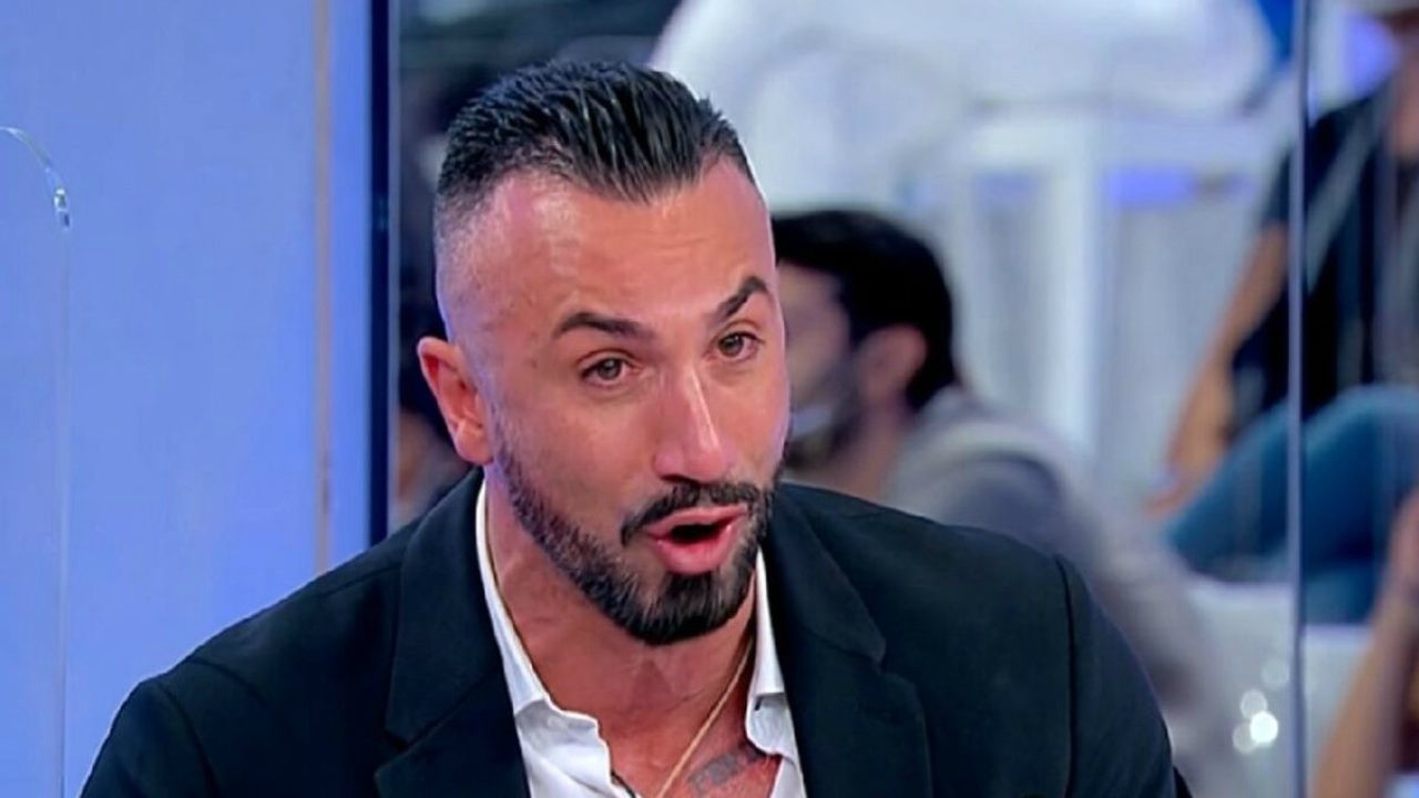 Uomini e Donne, "Vuole suicidarsi, aiutatela": l'appello sconvolgente del cavaliere Nicola Mazzitelli