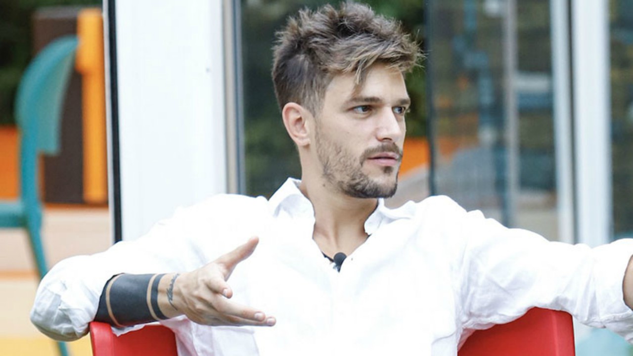 Grande Fratello Vip: Andrea Zelletta abbandona la Casa, ecco cosa sta succedendo