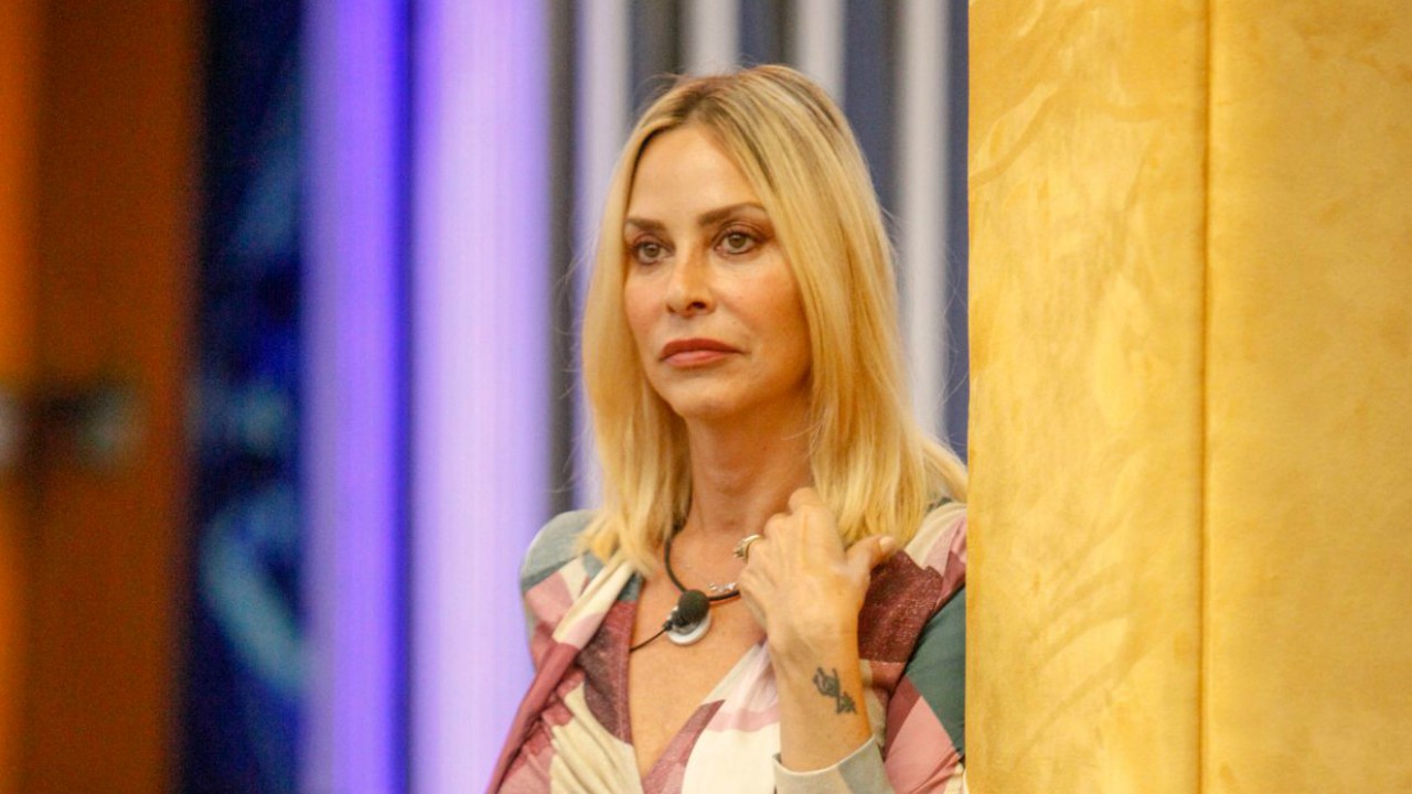Grande Fratello Vip, Stefania Orlando su Elisabetta Gregoraci: "Che è venuta a fare qua, sembra che sta in vacanza"