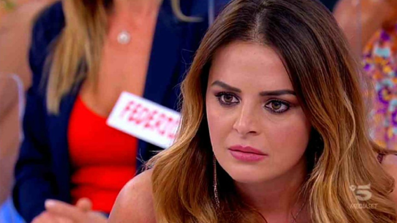Uomini e Donne in onda oggi su Canale 5: Roberta Di Padua furiosa con Michele, Gianluca De Matteis vicino alla scelta?